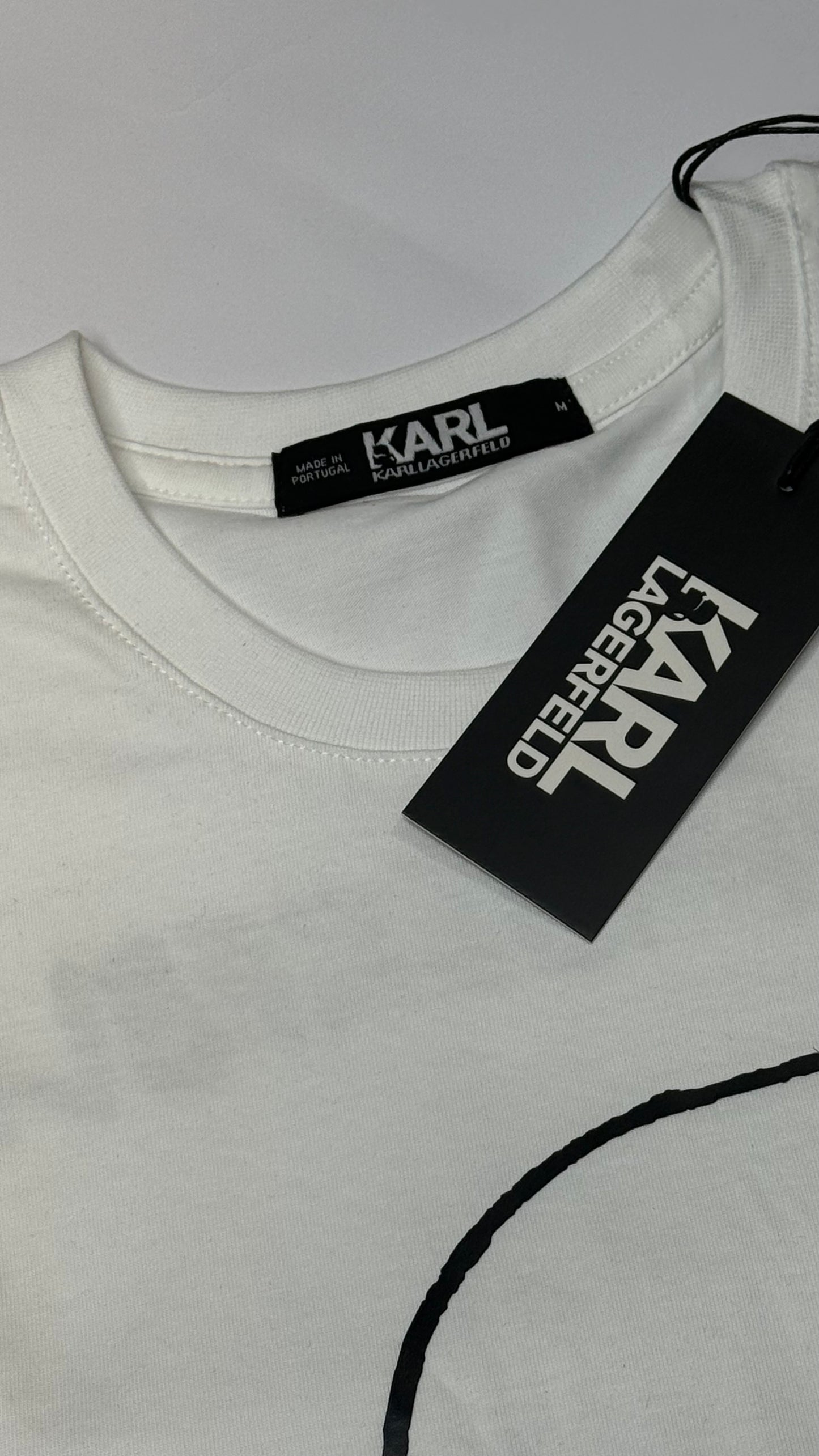 Karl Camiseta Diseño
