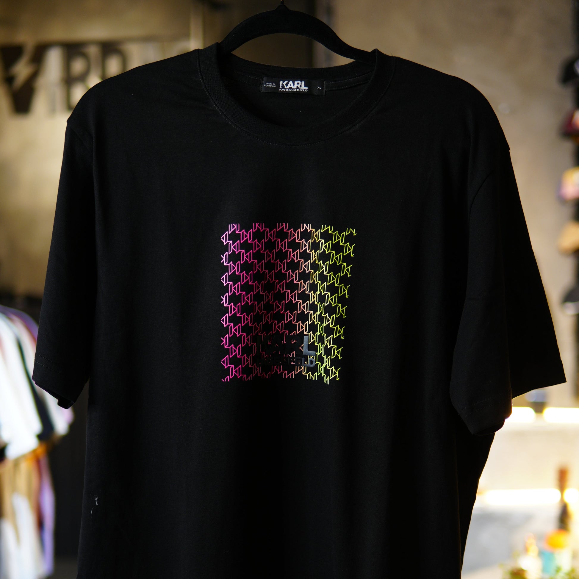 Karl Camiseta  Diseño