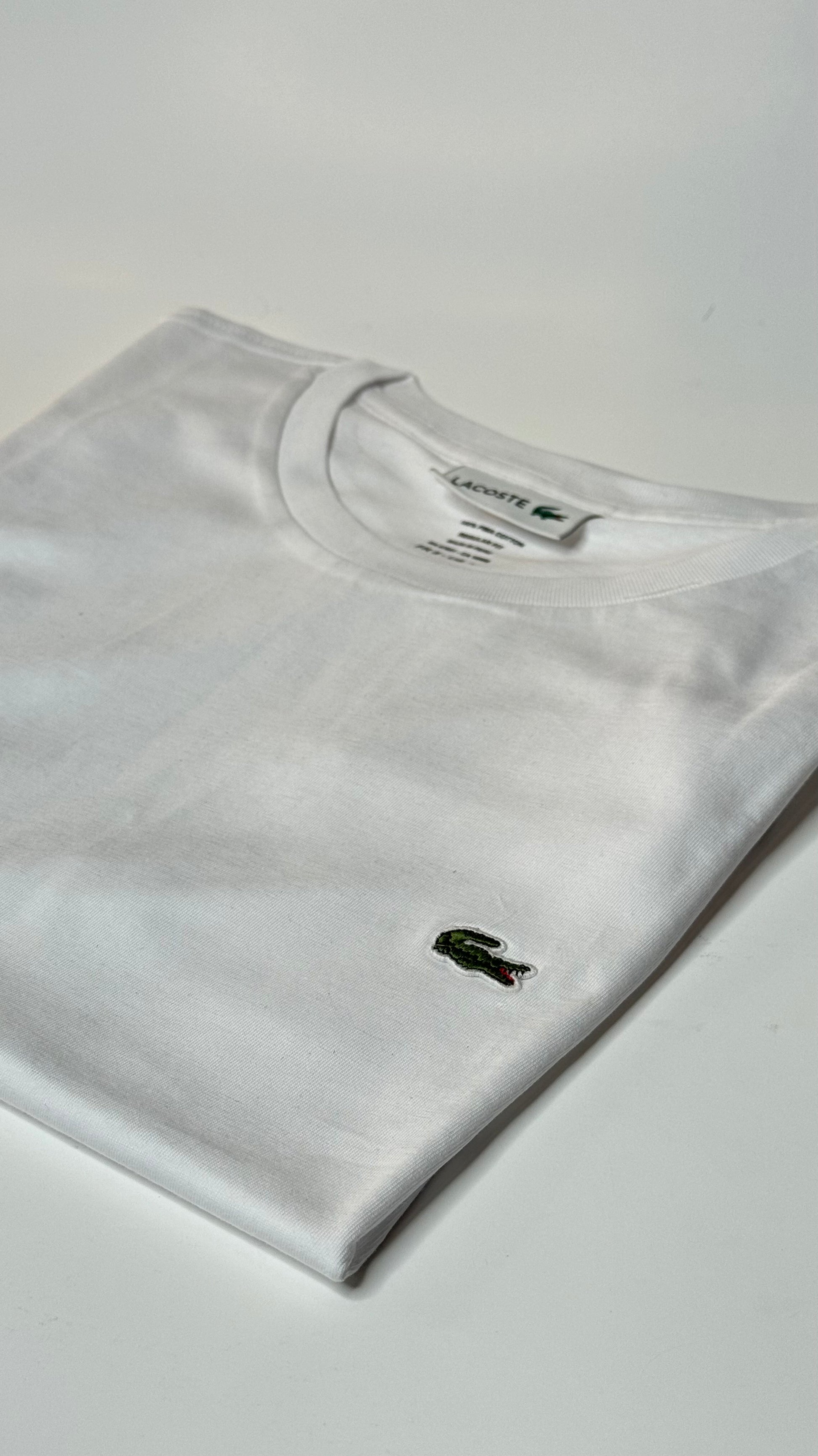 Lacoste Básica