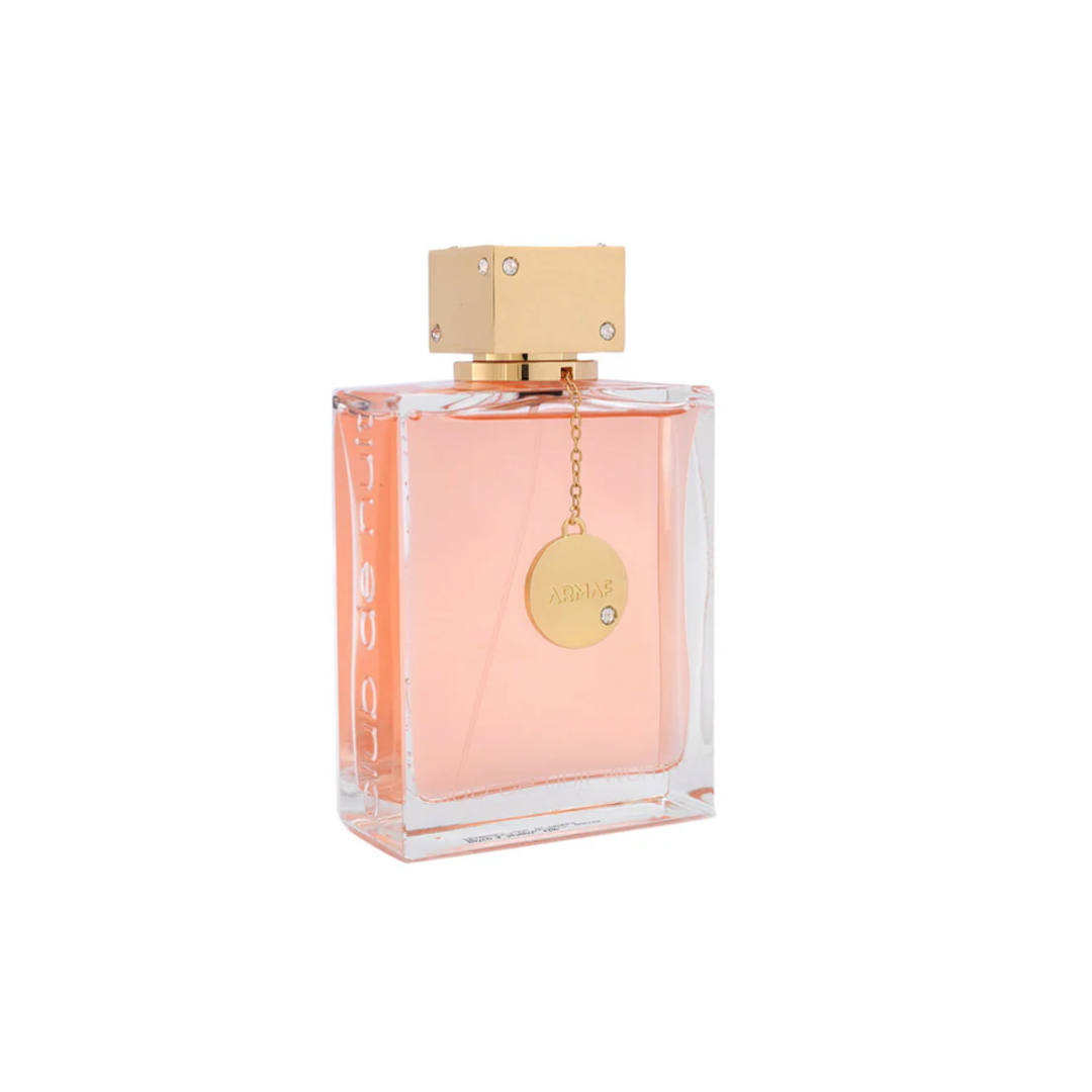 Armaf Club de Nuit Woman Eau de Parfum, frasco rosa sobre fondo blanco